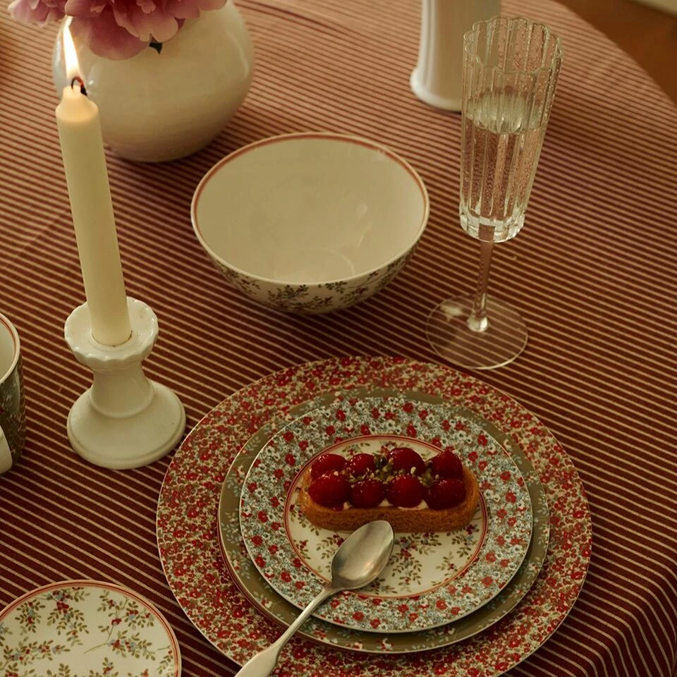 Laura Ashley Giftset 4 Bekers 32 Cl. Laura Ashley Giftset 4 Bekers 32 Cl. -Laura Ashley 1000096471 0102