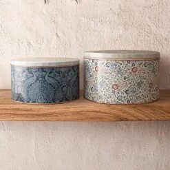 Laura Ashley Set 2 Blikken Daniela En Peacock Rood -Laura Ashley 2abd46b3951a4c7ca3eebbd721a07c47